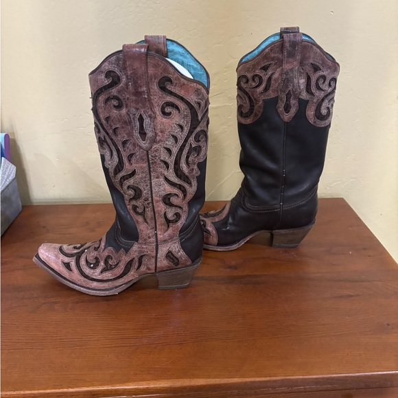 Corral Vintage Western Boots - Picture 3 of 6